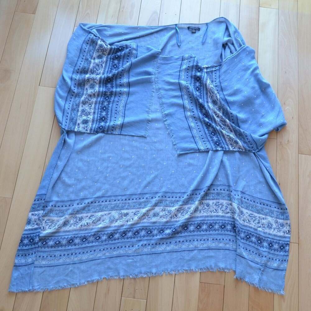American Eagle Wrap Shawl Blue White Floral Aztec